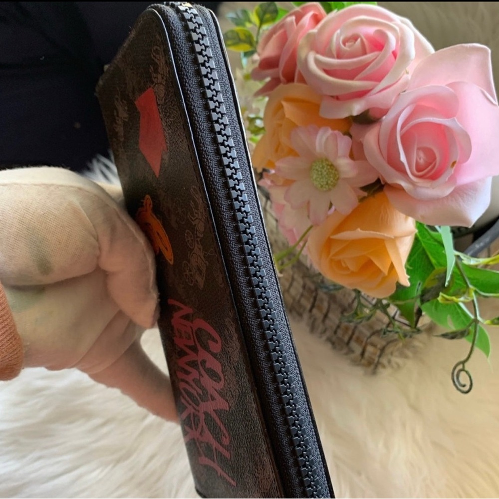 NWOT Coach Accordion Zip Around Graffiti Signature with Horse and Carriage Print - Picture 3 of 7